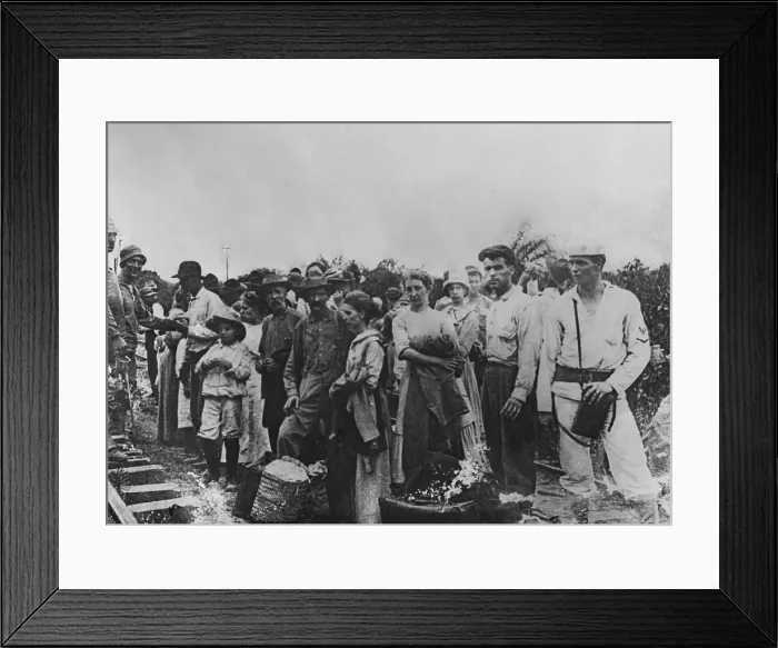Framed Print : American refugees expelled by Mexicans after the US occupation of Vera Cruz during the Mexican Revolution