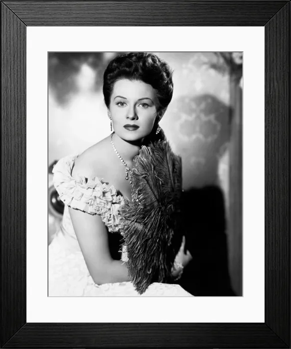 Framed Print : THE SPIRAL STAIRCASE, Rhonda Fleming, 1945