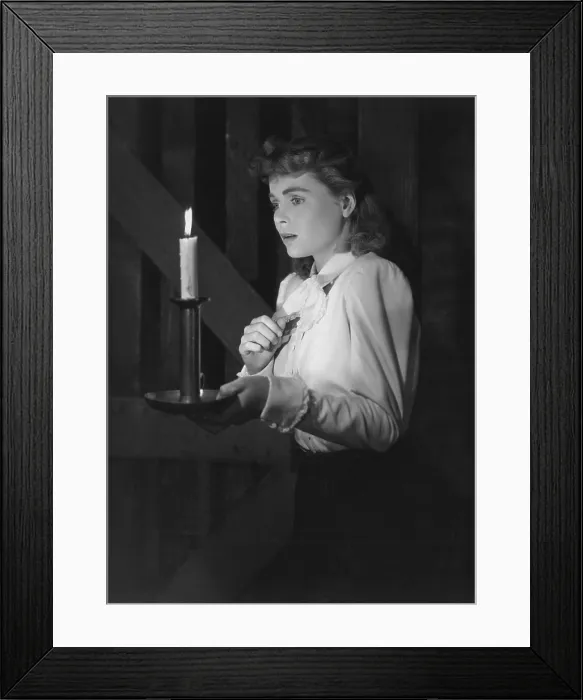 Framed Print : THE SPIRAL STAIRCASE, Dorothy McGuire, 1946