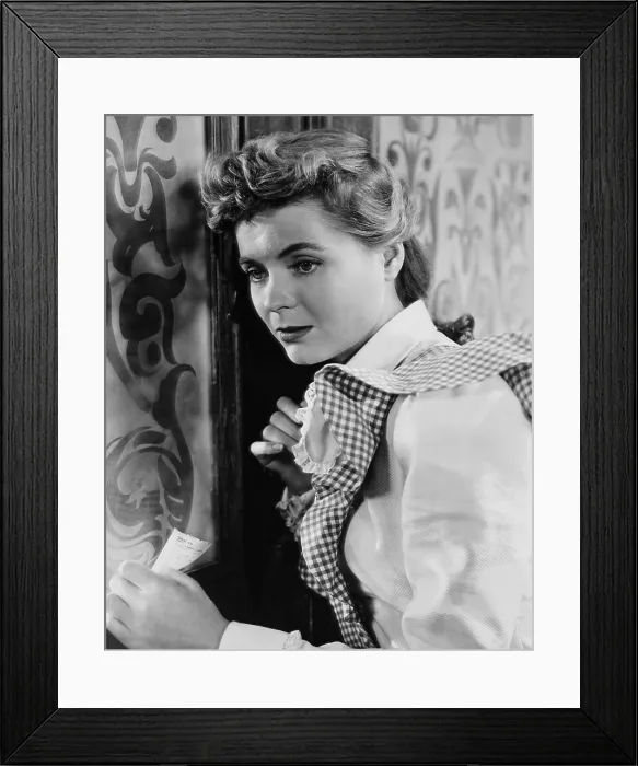 Framed Print : THE SPIRAL STAIRCASE, Dorothy McGuire, 1946