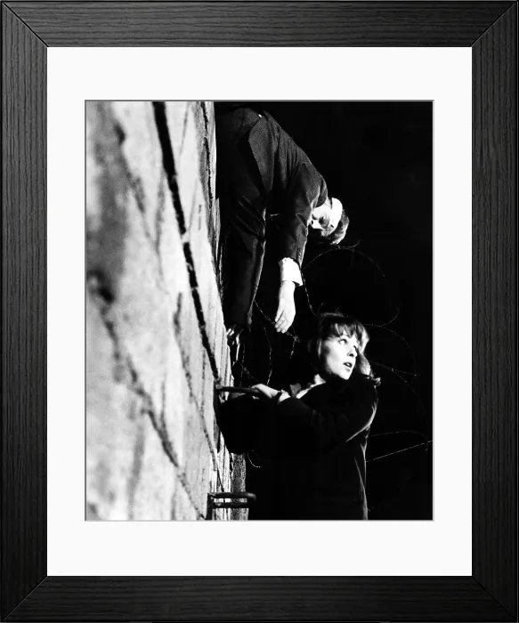 Framed Print : THE SPY WHO CAME IN FROM THE COLD, Richard Burton, Claire Bloom, 1965 Framed Print : THE SPY WHO CAME IN FROM THE COLD, Richard Burton, Claire Bloom, 1965