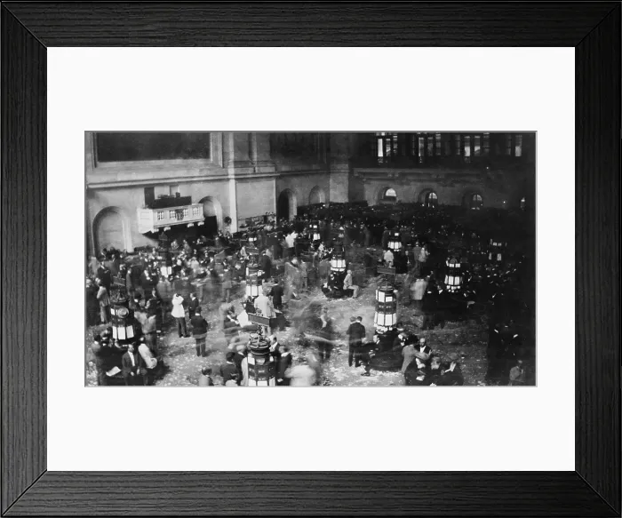 Framed Print : The trading floor of the New York Stock Exchange secretly shot with a camera hidden in the photographer's sleeve in 1907. (BSLOC_2010_18_31)