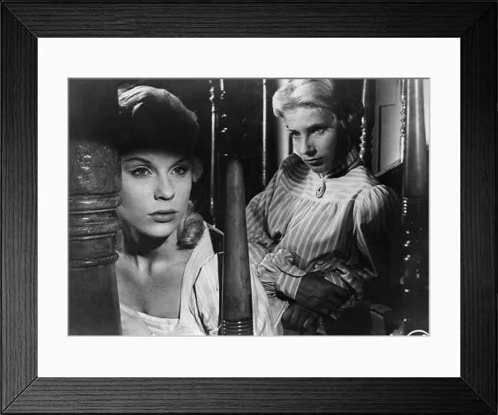 Framed Print : WILD STRAWBERRIES, (aka SMULTRONSTALLET), Bibi Andersson, Ingrid Thulin, 1957