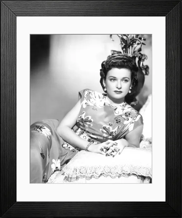 Framed Print : THE WIFE TAKES A FLYER, (aka A YANK IN DUTCH), Joan Bennett, 1942