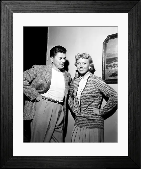 Framed Print : THE WINNING TEAM, from left, Ronald Reagan, Doris Day, on-set, 1952