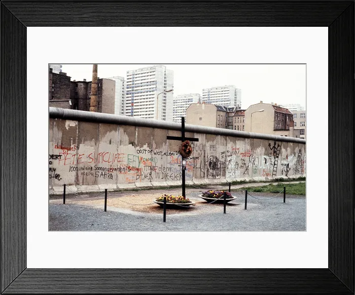 Framed Print : A memorial to Peter Fecter a teenager killed while attempting to flee East Berlin on August 17 1962. (BSLOC_2011_3_44)