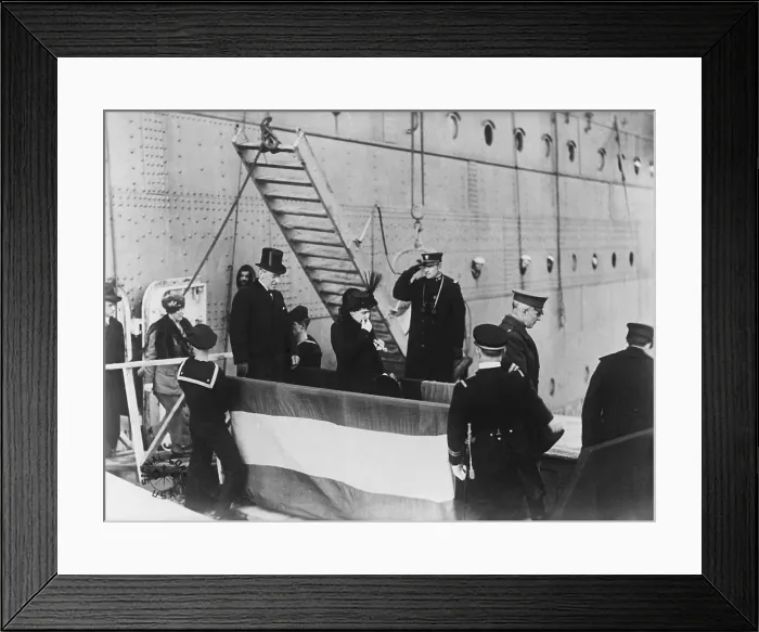 Framed Print : Woodrow Wilson disembarking from the USS George Washington in France, March 14, 1919