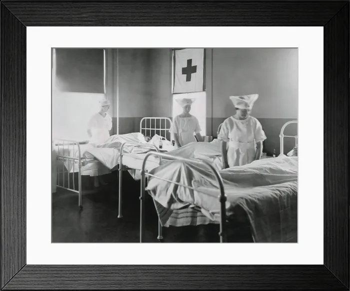Framed Print : Spanish Flu Epidemic 1918-1919 in America. Volunteer nurses at Red Cross hospital during the influenza epidemic. Eureka, California, June 1919 (BSLOC_2016_11_96)