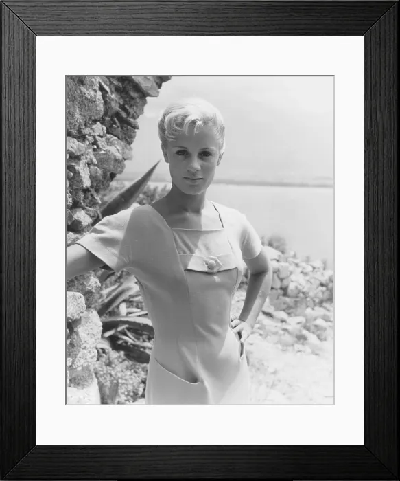 Framed Print : WINDOM'S WAY, Mary Ure, 1957 Framed Print : WINDOM'S WAY, Mary Ure, 1957