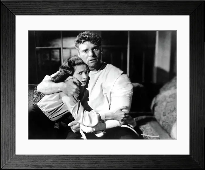 Framed Print : CRISS CROSS, Yvonne De Carlo, Burt Lancaster, 1949 Framed Print : CRISS CROSS, Yvonne De Carlo, Burt Lancaster, 1949