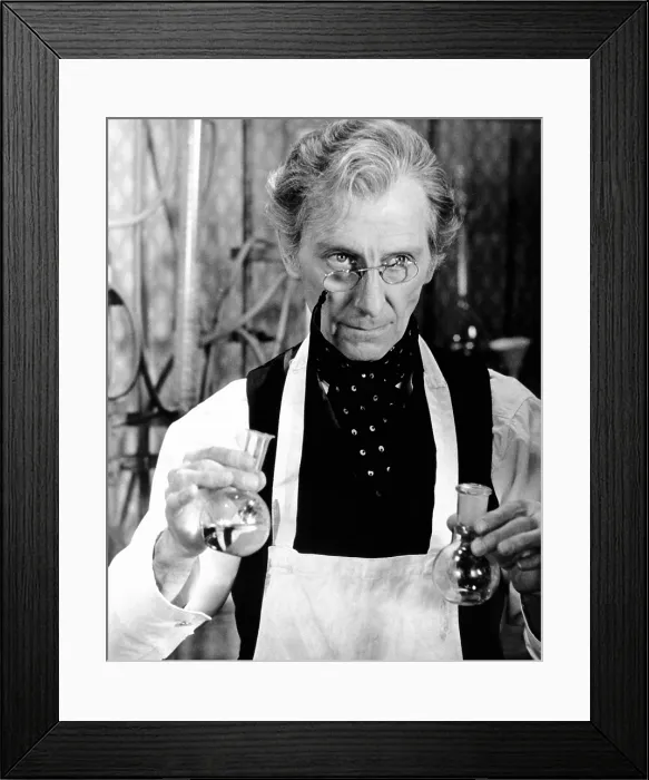 Framed Print : THE CREEPING FLESH, Peter Cushing, 1973