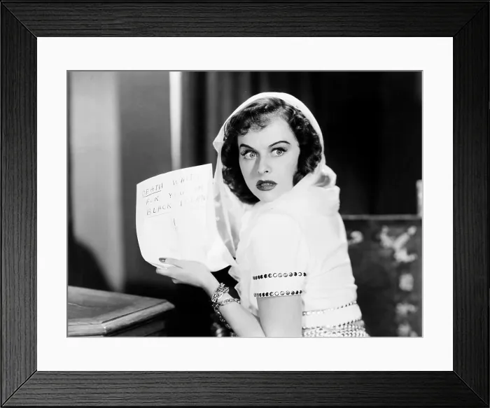 Framed Print : THE GHOST BREAKERS, Paulette Goddard, 1940 Framed Print : THE GHOST BREAKERS, Paulette Goddard, 1940