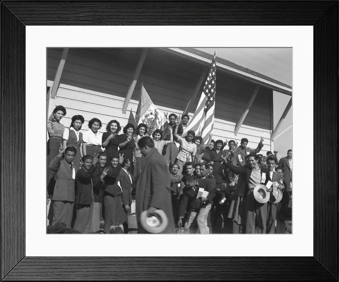 Framed Print : Mexican agricultural laborers arriving in Stockton, California, to harvest beets in May 1943