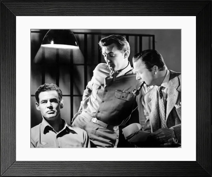 Framed Print : CROSSFIRE, Robert Ryan, Robert Mitchum, Robert Young, 1947 Framed Print : CROSSFIRE, Robert Ryan, Robert Mitchum, Robert Young, 1947