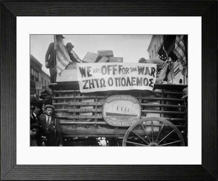 Framed Print : Greek immigrants left New York City to return to their country and fight in the first Balkan War, in 1912