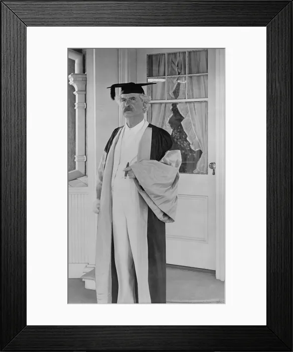 Framed Print : Mark Twain (aka Samuel Clemens), wearing an academic cap and gown, 1907. Oxford University awarded him an honorary doctorate in letters in 1907 Framed Print : Mark Twain (aka Samuel Clemens), wearing an academic cap and gown, 1907. Oxford University awarded him an honorary doctorate in letters in 1907