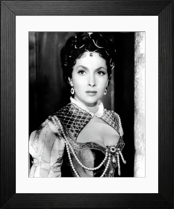 Framed Print : CROSSED SWORDS, (aka IL MAESTRO DI DON GIOVANNI), Gina Lollobrigida, 1954