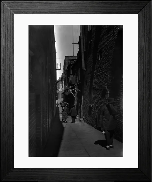 Framed Print : NO LIKEE. From Arnold Genthe's CHINATOWN SERIES. Ca. 1900. A Chinese-American man covers his face as Arnold Genthe takes his photograph. Chinese immigrants in San Francisco Framed Print : NO LIKEE. From Arnold Genthe's CHINATOWN SERIES. Ca. 1900. A Chinese-American man covers his face as Arnold Genthe takes his photograph. Chinese immigrants in San Francisco