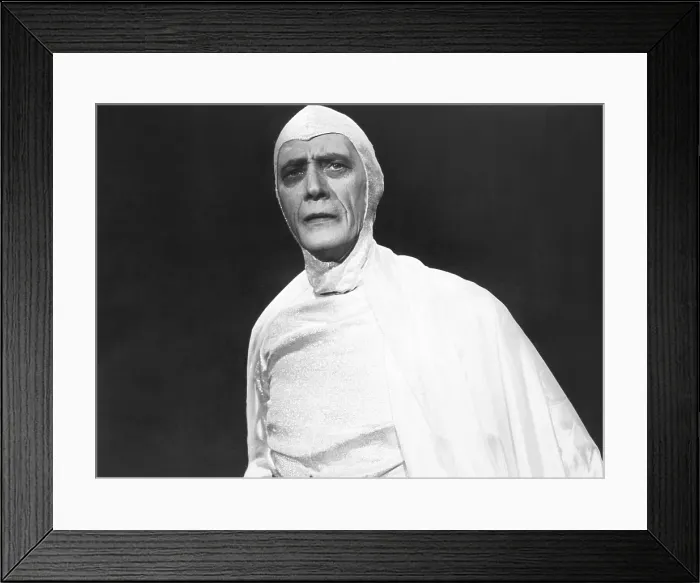 Framed Print : THE COSMIC MAN, John Carradine, 1959 Framed Print : THE COSMIC MAN, John Carradine, 1959