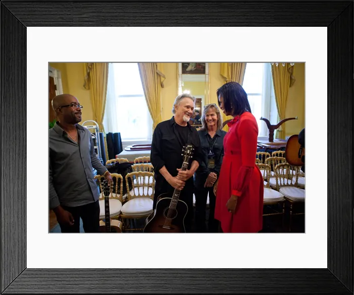 Framed Print : First Lady Michelle Obama talks with Darius Rucker, Kris Kristofferson and his wife, Lisa Meyers