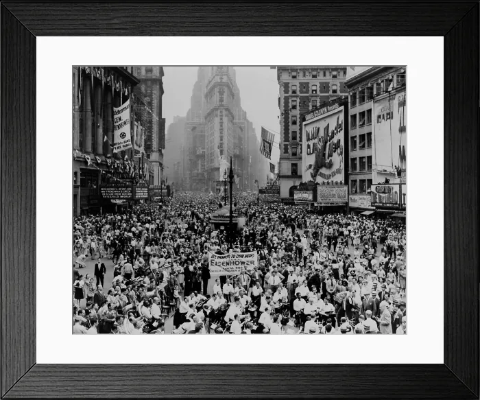 Framed Print : Throng of Eisenhower supporters converge on Times Square after his homecoming parade. June 19, 1945