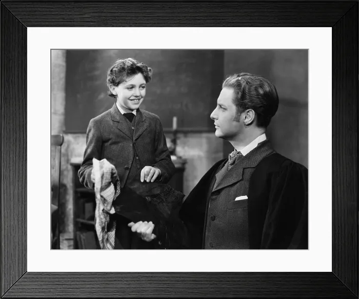 Framed Print : GOODBYE, MR. CHIPS, from left: Terry Kilburn, robert Donat, 1939