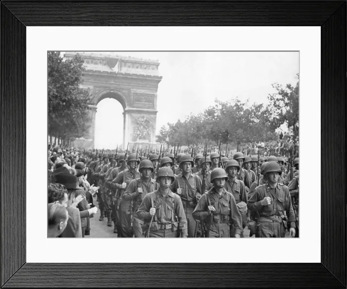 Framed Print : American troops marched down the Champs Elysees to the cheers of Parisians. August 25, 1944, World War 2 Framed Print : American troops marched down the Champs Elysees to the cheers of Parisians. August 25, 1944, World War 2