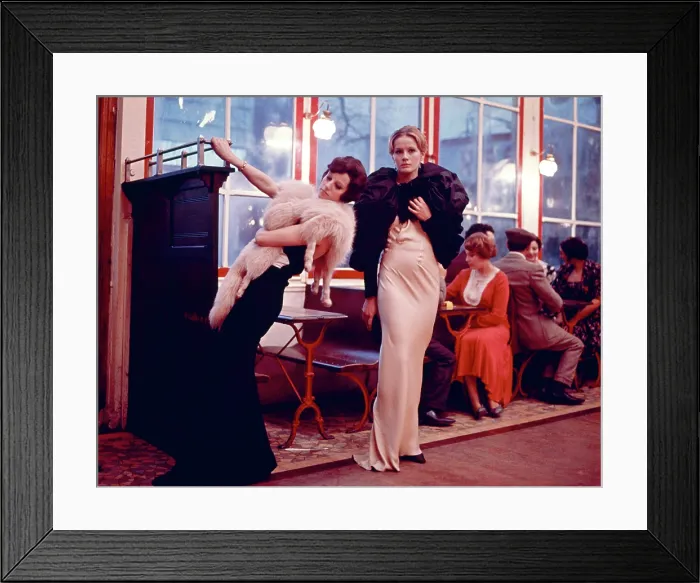 Framed Print : THE CONFORMIST, (aka IL CONFORMISTA), Stefania Sandrelli, Dominique Sanda, 1970