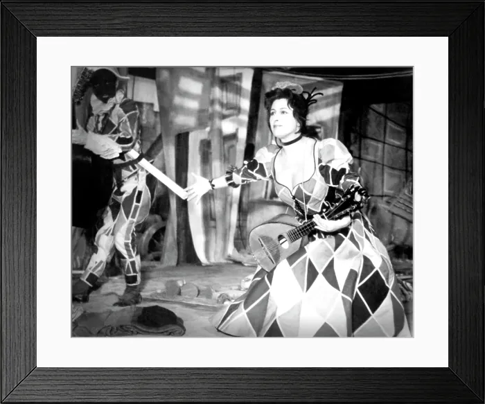 Framed Print : THE GOLDEN COACH, (aka LE CARROSSE D'OR), Anna Magnani, 1953
