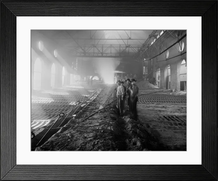 Framed Print : Four workers casting pig iron in the Iroquois Smelter, Calumet Harbor, South Chicago, 1906 (BSLOC_2018_2_83)