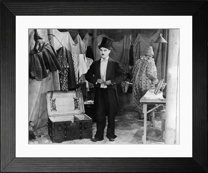 Framed Print : THE CIRCUS, Charlie Chaplin, 1928