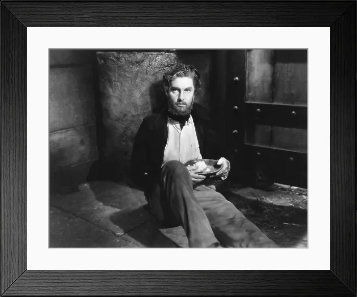 Framed Print : THE COUNT OF MONTE CRISTO, Robert Donat, 1934 Framed Print : THE COUNT OF MONTE CRISTO, Robert Donat, 1934