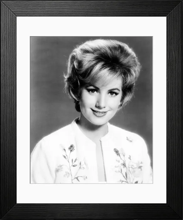 Framed Print : THE COURTSHIP OF EDDIE'S FATHER, Shirley Jones, 1963 Framed Print : THE COURTSHIP OF EDDIE'S FATHER, Shirley Jones, 1963
