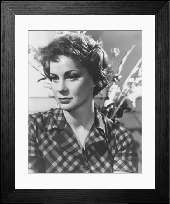 Framed Print : THE STRANGER'S HAND, (aka LA MANO DELLO STRANIERO), Alida Valli, 1954 Framed Print : THE STRANGER'S HAND, (aka LA MANO DELLO STRANIERO), Alida Valli, 1954