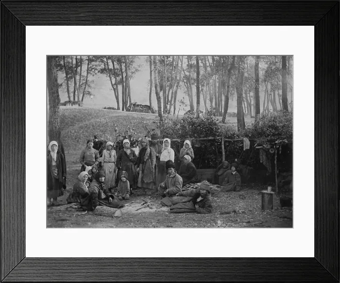 Framed Print : Russians camped out during the famines of 1918-1921. WW1, the Russian Revolution, the civil war, and drought contributed to crop and food distribution failure (BSLOC_2017_2_24)