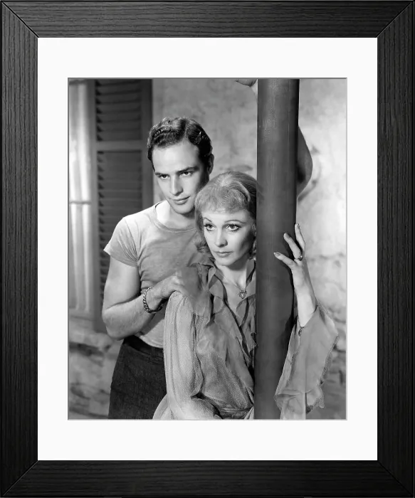 Framed Print : A STREETCAR NAMED DESIRE, Marlon Brando, Vivien Leigh, 1951