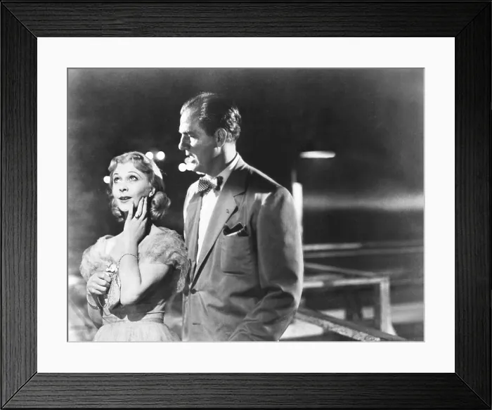 Framed Print : A STREETCAR NAMED DESIRE, from left: Vivien Leigh, Karl Malden, 1951