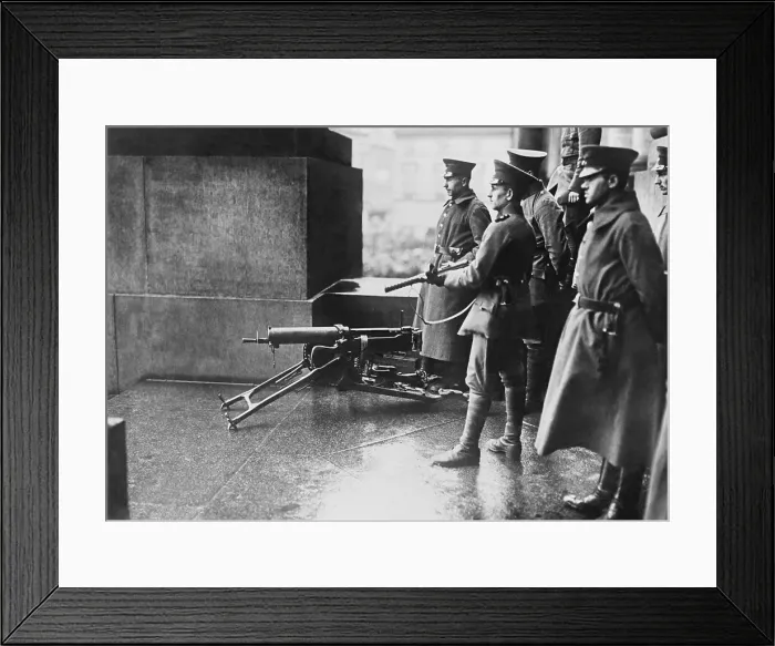 Framed Print : German soldiers defending the German National Assembly building in Berlin, 1919