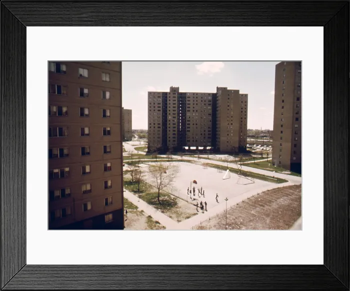 Framed Print : Stateway Gardens public housing complex in Chicagos South Side of Chicago was constructed in the 1960s and provided low income housing for 5000 Framed Print : Stateway Gardens public housing complex in Chicagos South Side of Chicago was constructed in the 1960s and provided low income housing for 5000