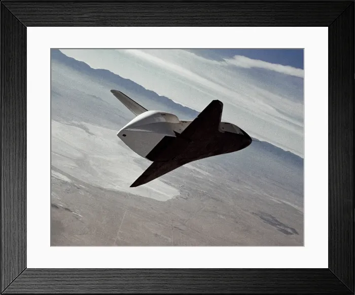 Framed Print : Test of the space shuttle prototype Enterprise in a free flight glide and landing on Rogers Dry Lake bed