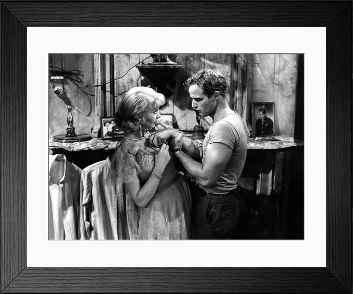 Framed Print : A STREETCAR NAMED DESIRE, Vivien Leigh, Marlon Brando, 1951