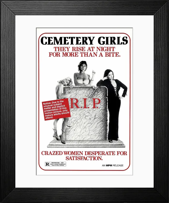 Framed Print : COUNT DRACULA'S GREAT LOVE, (aka CEMETERY GIRLS), 1972
