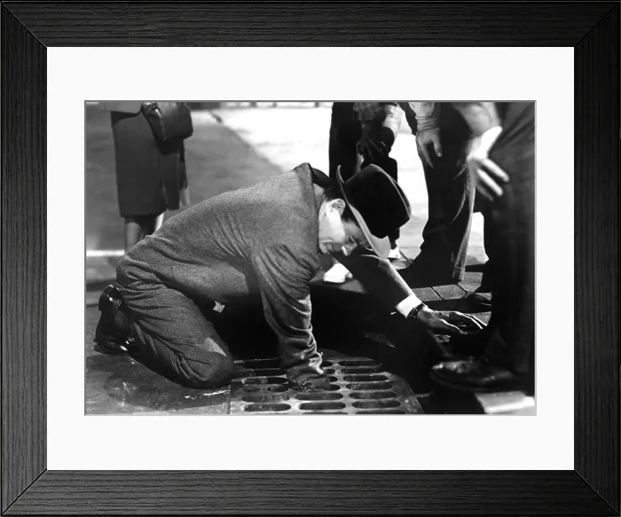 Framed Print : STRANGERS ON A TRAIN, Robert Walker, 1951 Framed Print : STRANGERS ON A TRAIN, Robert Walker, 1951
