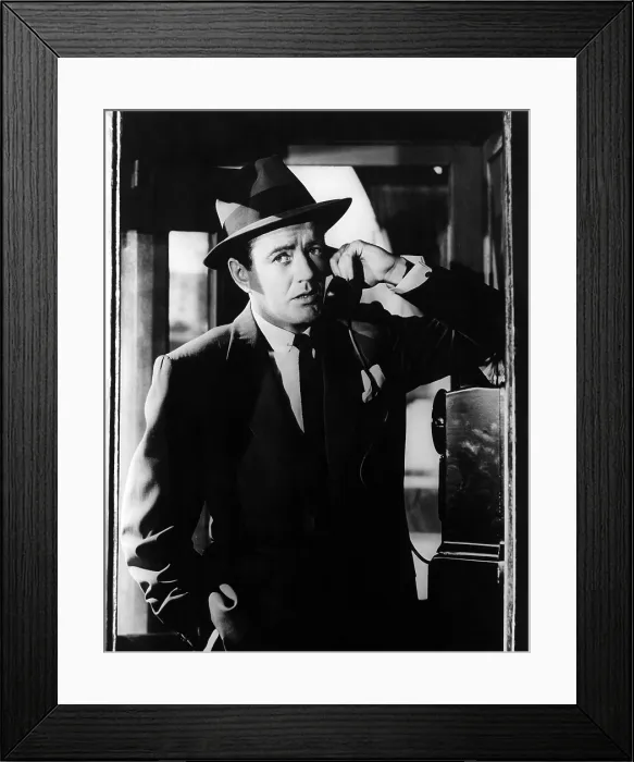 Framed Print : STRANGERS ON A TRAIN, Robert Walker, 1951 Framed Print : STRANGERS ON A TRAIN, Robert Walker, 1951