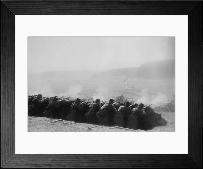 Framed Print : French Infantry firing from a World War 1 trench. 1914-15. (BSLOC_2012_4_144) Framed Print : French Infantry firing from a World War 1 trench. 1914-15. (BSLOC_2012_4_144)