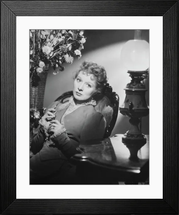 Framed Print : GOODBYE, MR. CHIPS, Greer Garson, 1939 Framed Print : GOODBYE, MR. CHIPS, Greer Garson, 1939