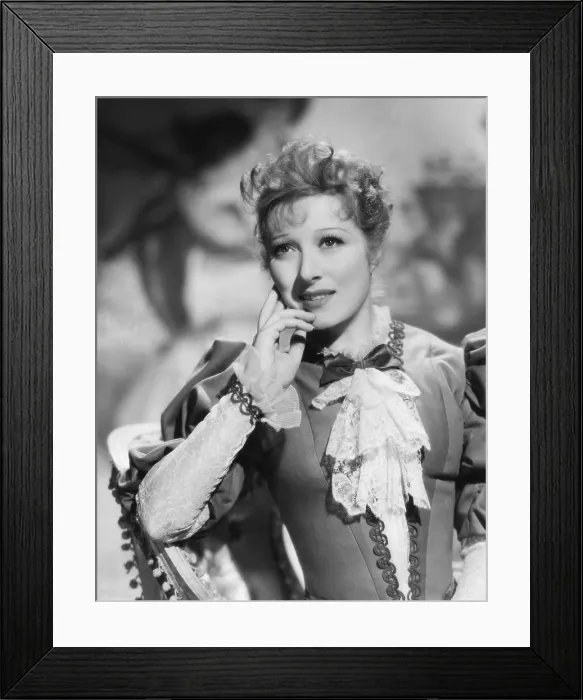 Framed Print : GOODBYE, MR. CHIPS, Greer Garson, 1939 Framed Print : GOODBYE, MR. CHIPS, Greer Garson, 1939