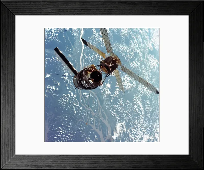 Framed Print : Skylab in Earth orbit photographed by the arriving Skylab 3 crew. Skylab 3 mission orbited for 59 days in the world's first space station Framed Print : Skylab in Earth orbit photographed by the arriving Skylab 3 crew. Skylab 3 mission orbited for 59 days in the world's first space station