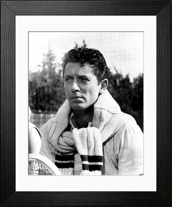 Framed Print : STRANGERS ON A TRAIN, Farley Granger, 1951