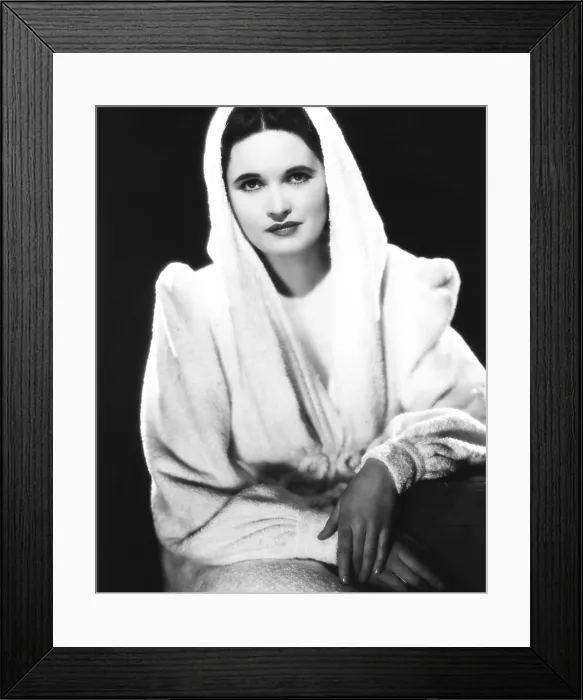 Framed Print : GIRL IN THE NEWS, Margaretta Scott, 1940, TM & Copyright 20th Century Fox Film Corp. / courtesy Everett Collection